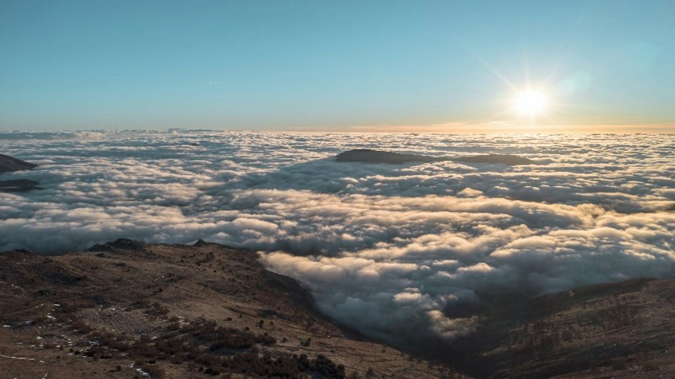 Mann: sky and cloud